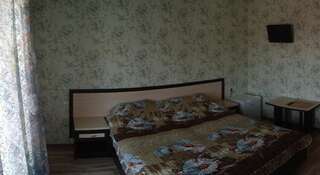 Гостиница «Юлия» Сукко Двухместный номер с 2 отдельными кроватями-2